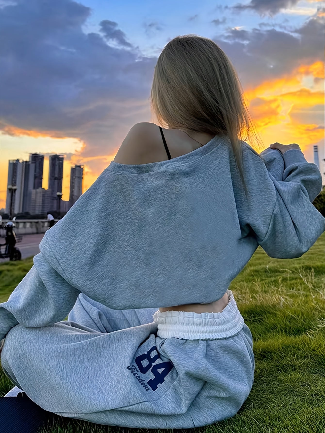 Asymmetrical Neck Print Jogger Set